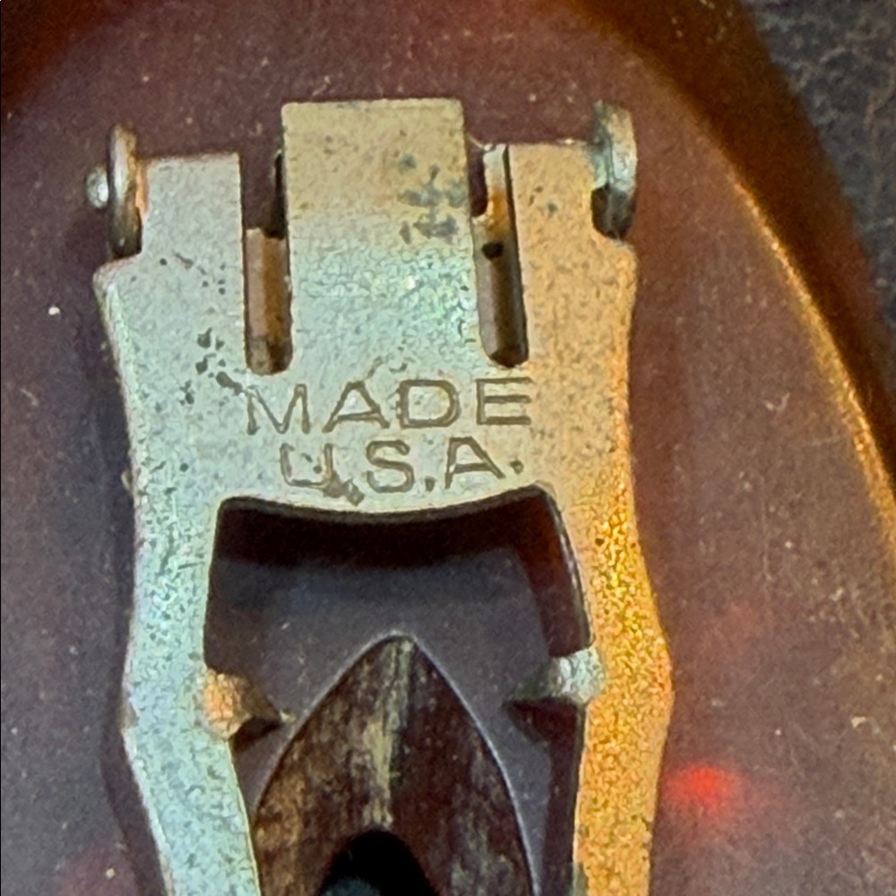 BAKELITE dress clip “apple juice” amber color🐈⬛ #1 - Picture 3 of 6